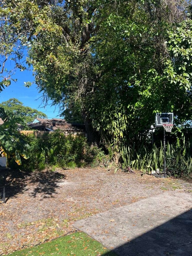 Building Photo - 1219 NW 40th St