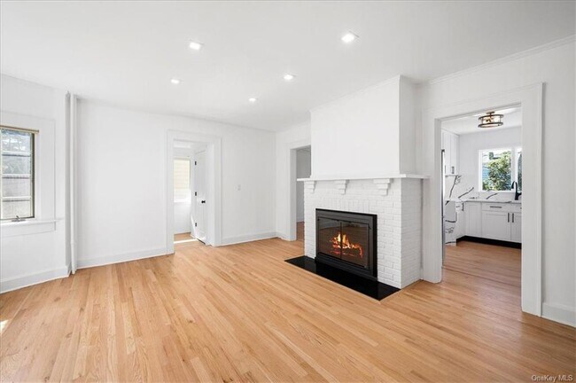 Building Photo - 189 Weaver St