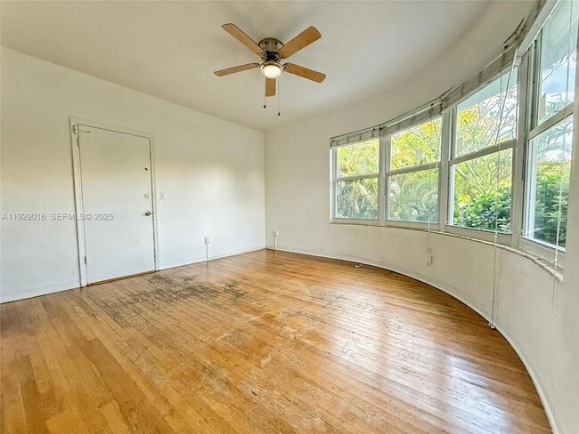 Building Photo - 315 W 28th St