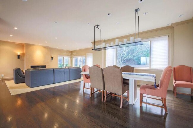 Foto del edificio - 245 Brookwood Rd