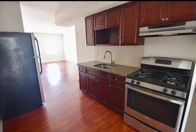 Foto del edificio - 989 N Marshall St