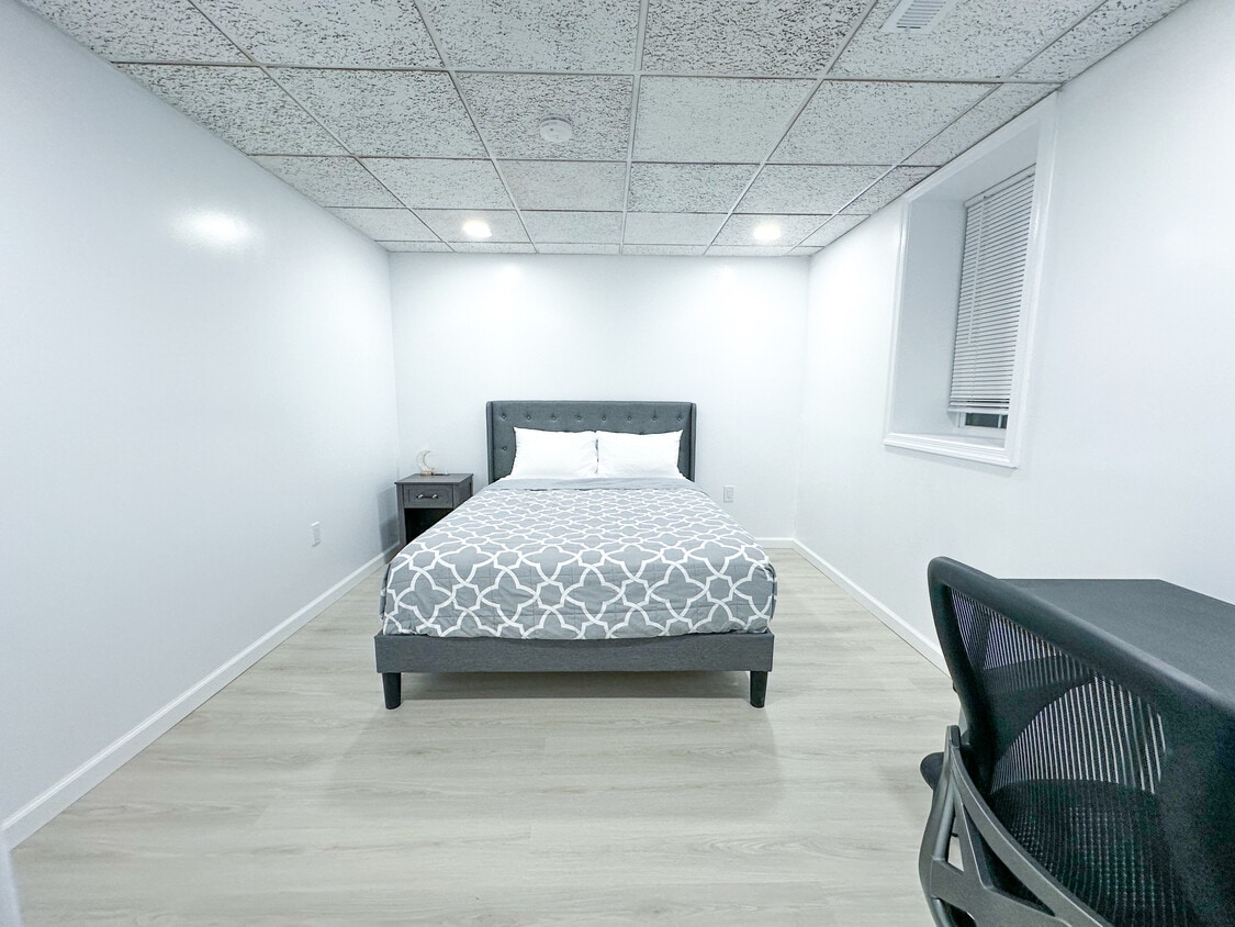 The LUXE Bedroom - 5113 Ravensworth Rd