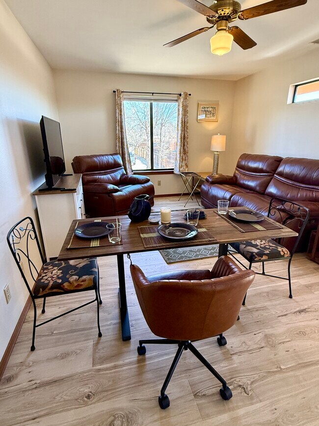 Estudio, comidas, manualidades: flexibilidad. - 2715 Sheridan St NW
