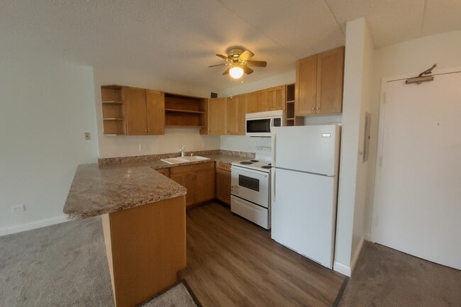 Building Photo - 9098 W Terrace Dr