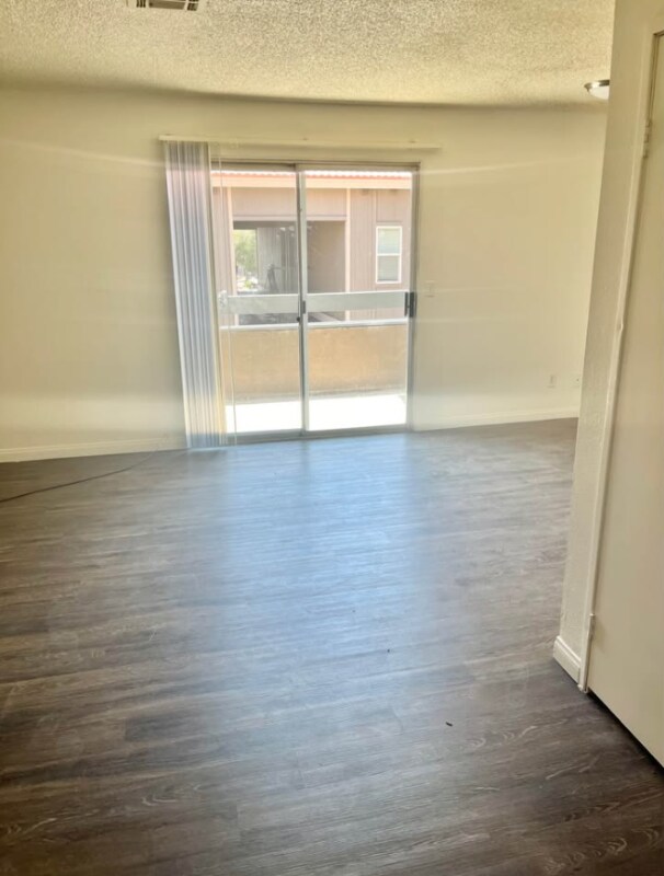 Foto del edificio - 1750 Karen Ave