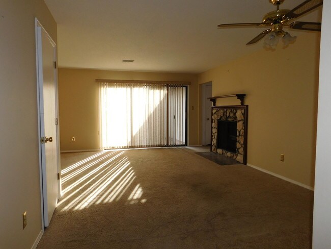 Foto del edificio - 1622 Lakewood Dr