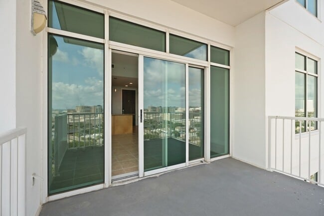 Building Photo - 500 Seawall Blvd