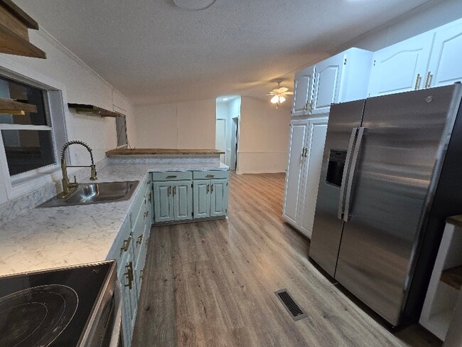 Building Photo - 218 Lee Rd