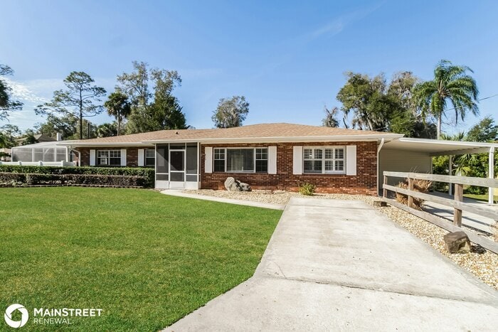 Primary Photo - 820 N Florida Ave, De Land, FL 32720