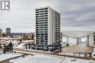 Building Photo - 741-741 King St W