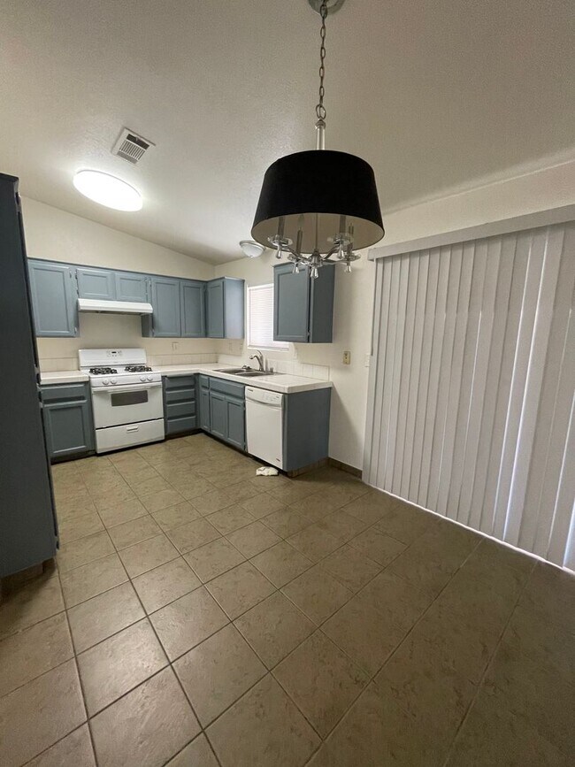 Foto del edificio - Fantastic home with swimming pool coming soon