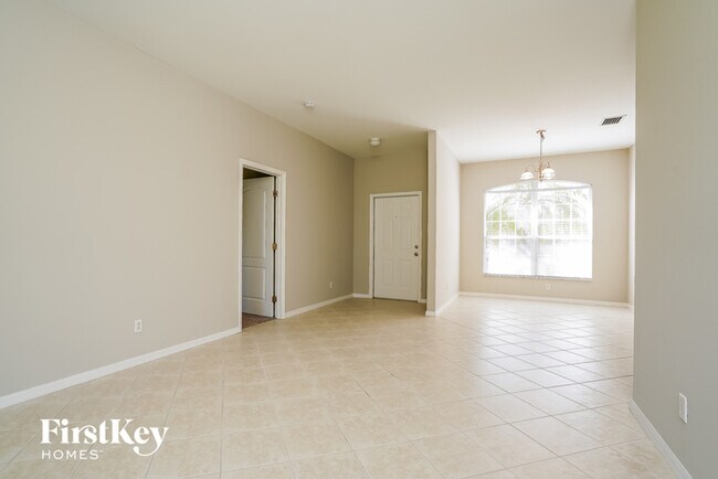 Building Photo - 4628 Fairloop Run