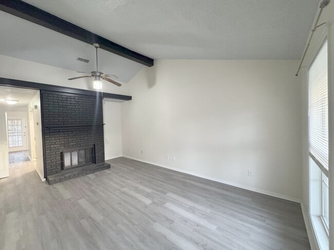 Foto del edificio - 3092 S Wesley Ct