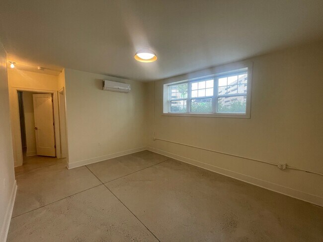 Foto del edificio - 6465 Sterling St