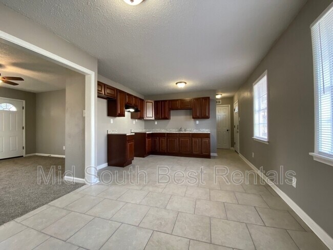 Foto del edificio - 676 Frayser Dr