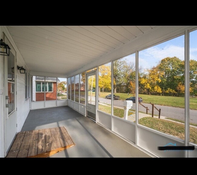 Front screened in porch - 476 Shasta Dr