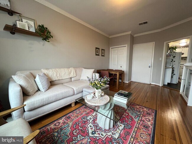 Building Photo - 1830 California St NW