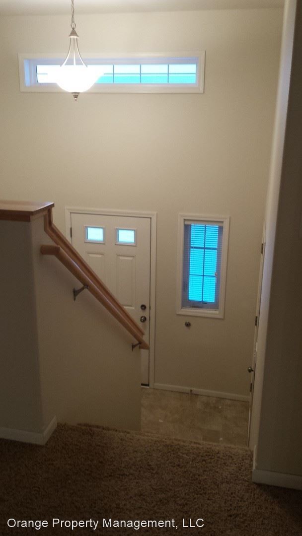 3 br, 2 bath House 316 8th St NW House Rental in Watford City, ND