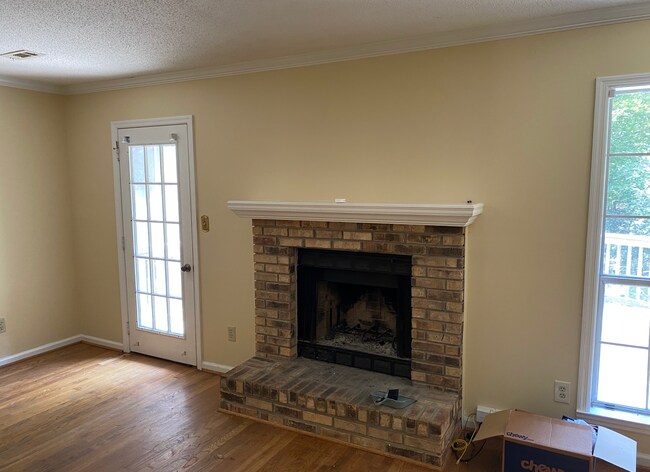 Foto del edificio - 4593 Little River Rd