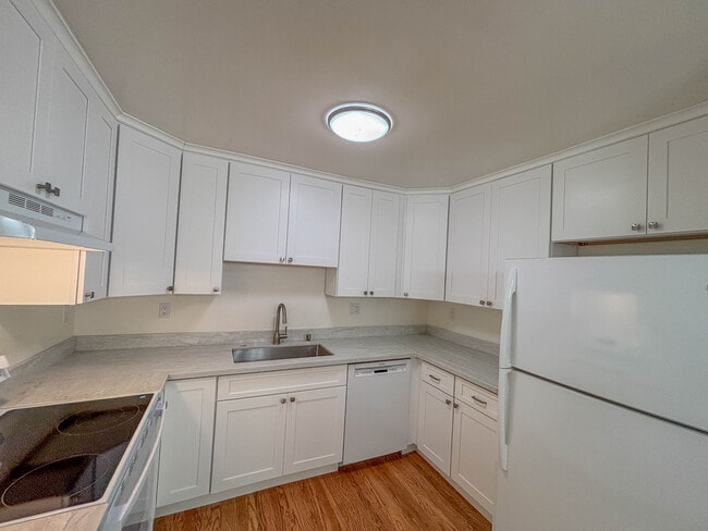 Foto del edificio - 381 Locust Ave