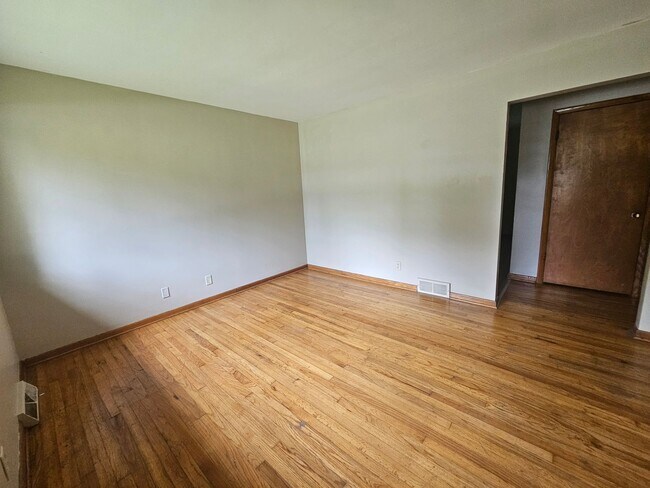 Foto del edificio - 2 Bedroom 1 Bath Duplex Kent.
