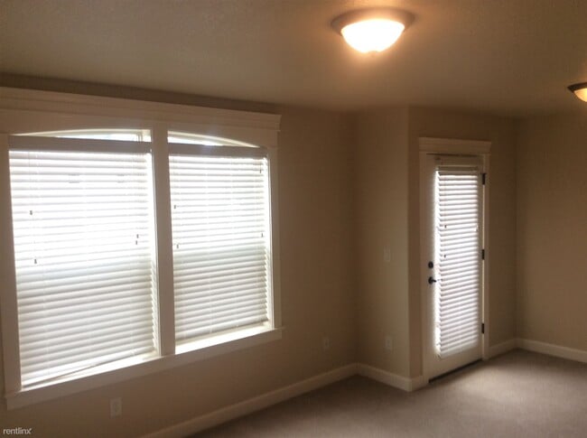 Building Photo - 3 br, 2.5 bath Townhome - 243 North 33rd C...