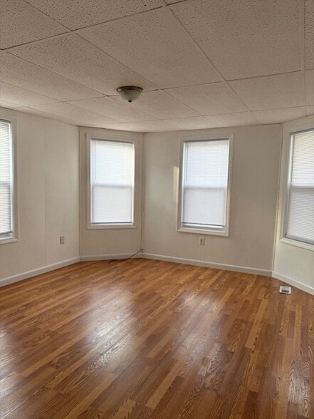 Building Photo - 8 E Kendall St