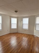 Building Photo - 8 E Kendall St