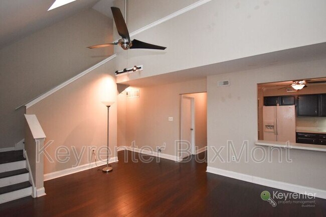 Building Photo - 35 Bellaire Dr
