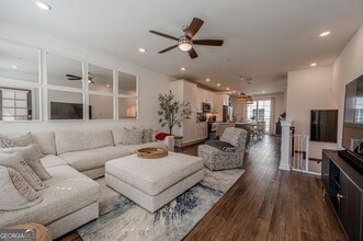 Building Photo - 515 Burton Dr