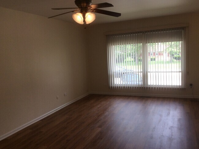 Foto del edificio - 9438 Potter Rd