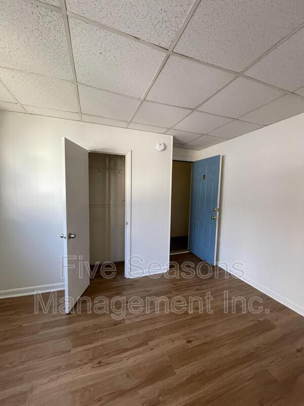 Foto del edificio - 77 N Union St