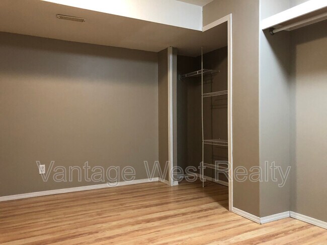 Photo du bâtiment - 348-B Rio Dr S