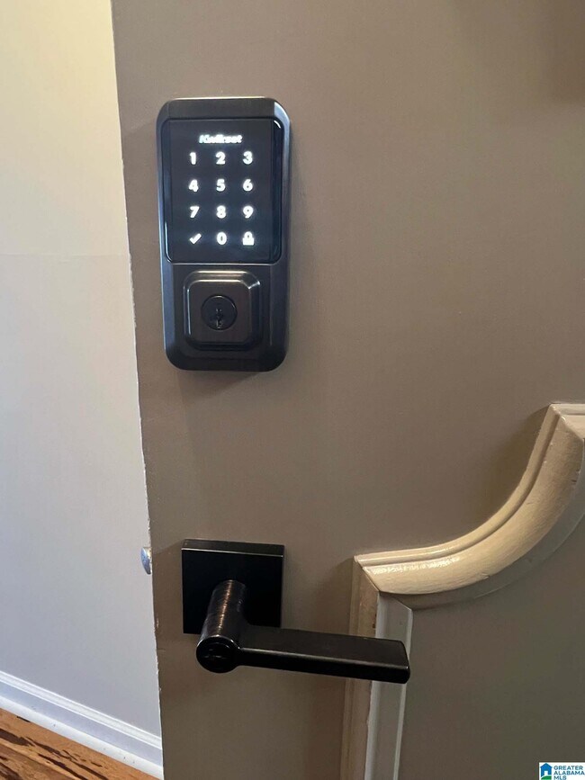 Foto del edificio - 1120 Beacon Pkwy W