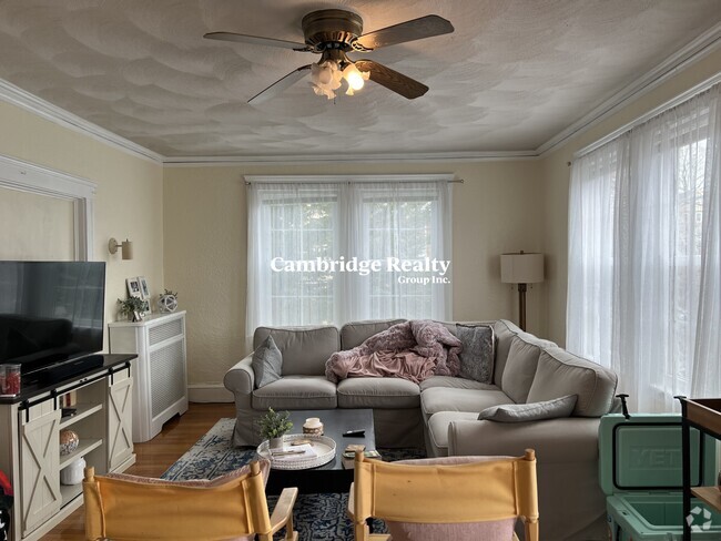 Building Photo - 66 Craigie St