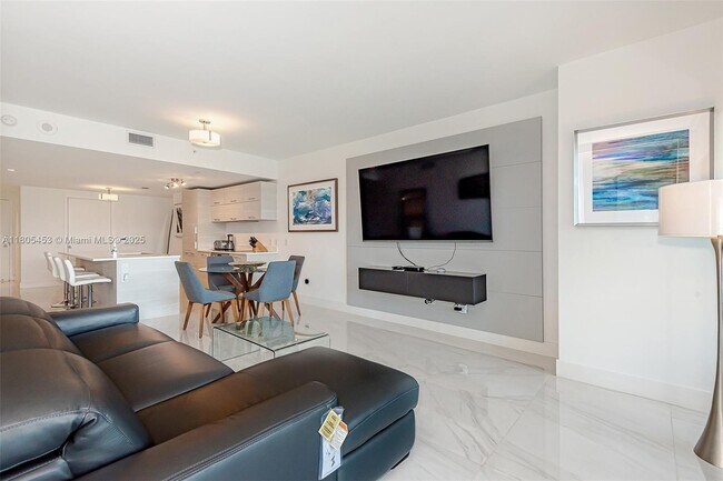 Foto del edificio - 650 NE 32nd St