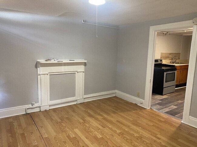 Building Photo - 516 4th St