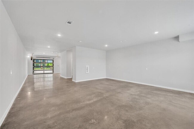 Building Photo - 7300 Magnolia Pkwy