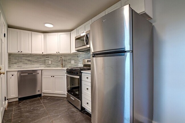 Building Photo - 17 Langley Cir