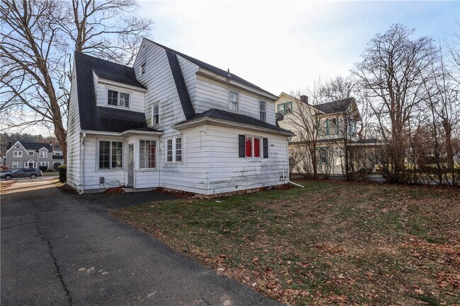 Foto del edificio - 1206 W Water St