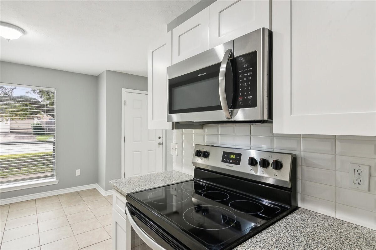 Foto del edificio - 8540 Glen Meadow Ln
