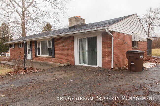 Foto del edificio - Updated ranch 4 bedroom, 1 bath home with ...
