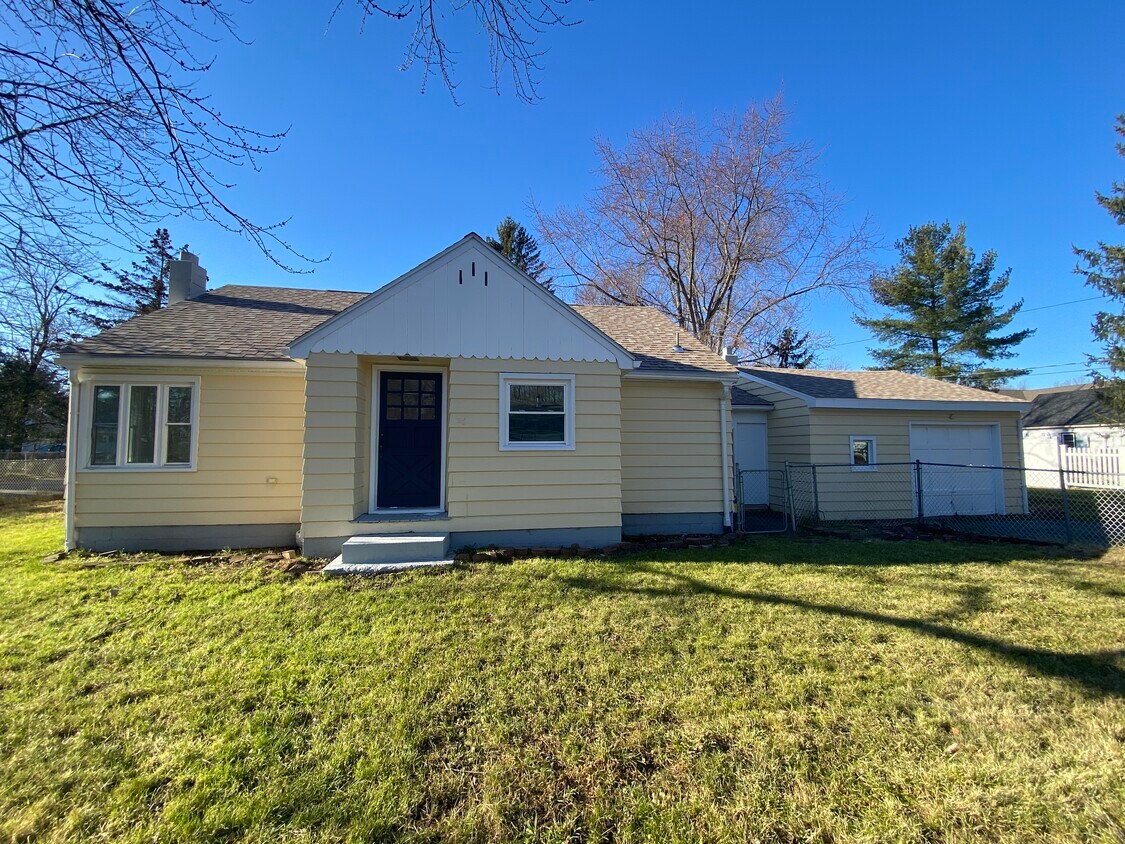 20 Eastern Ave, Watervliet, NY 12189 House Rental in Watervliet, NY