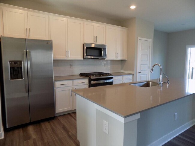 Building Photo - 912 Yorkshire Ln