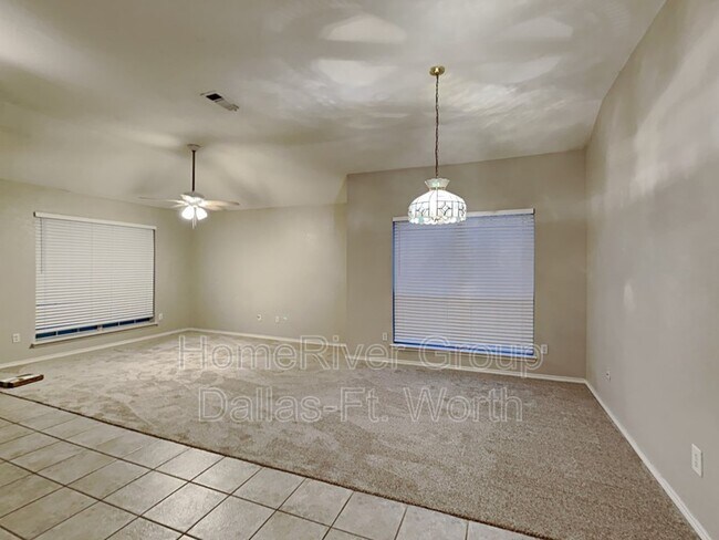 Building Photo - 604 Coal Creek Dr