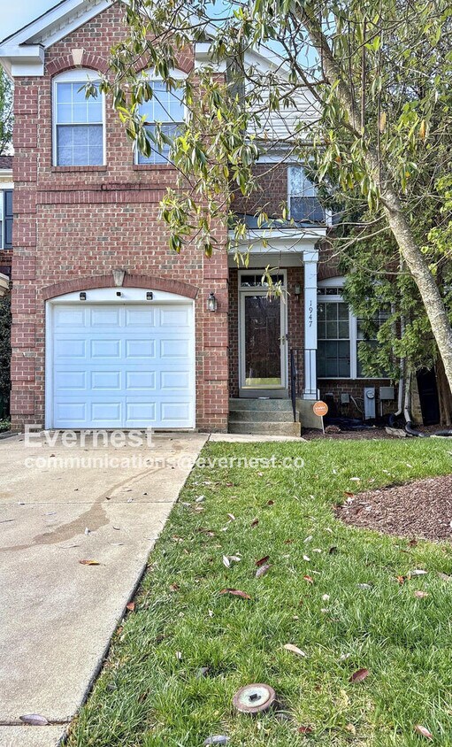 Foto principal - 1947 Woodshade Ct