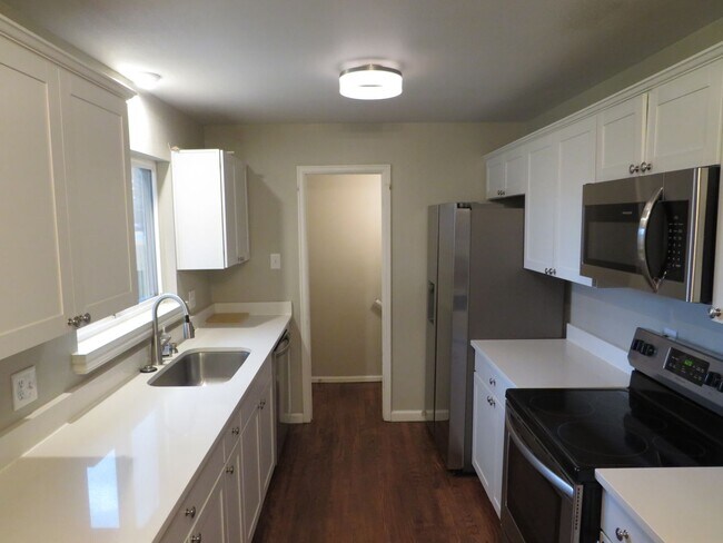 Foto del edificio - Free rent for the rest of 2023!!!