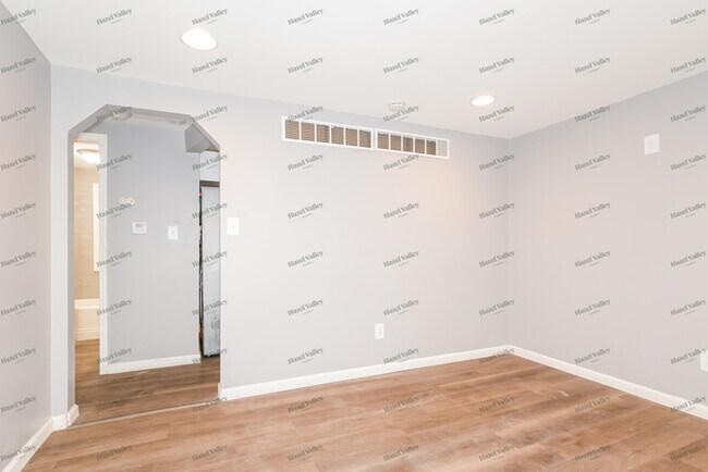 Foto del edificio - 228 Williams Blvd