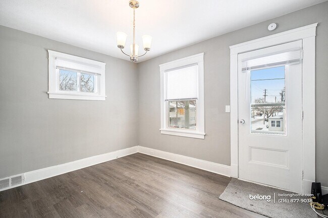 Foto del edificio - 3366 W 88th St