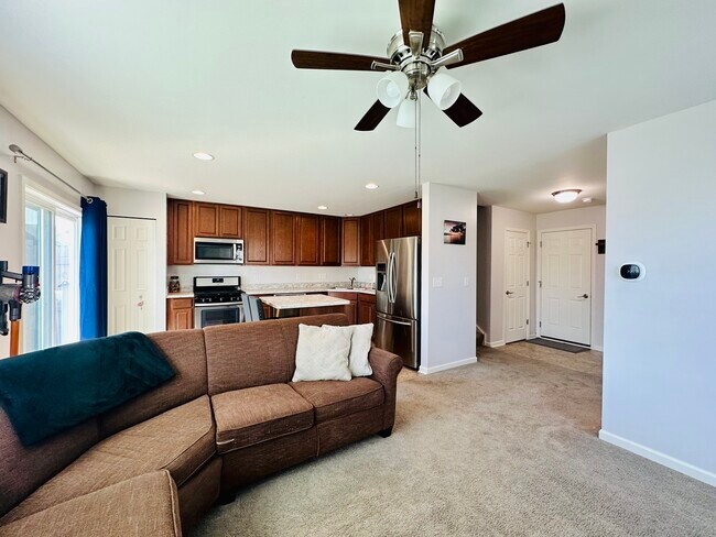 Building Photo - 741 Florence St